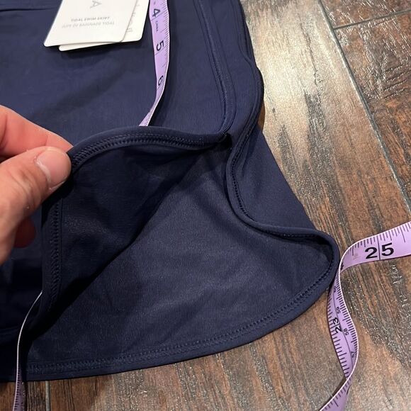 NWT Athleta Tidal Skirt dark navy size L  semi-fitted , swim fabric is smooth - Picture 5 of 8